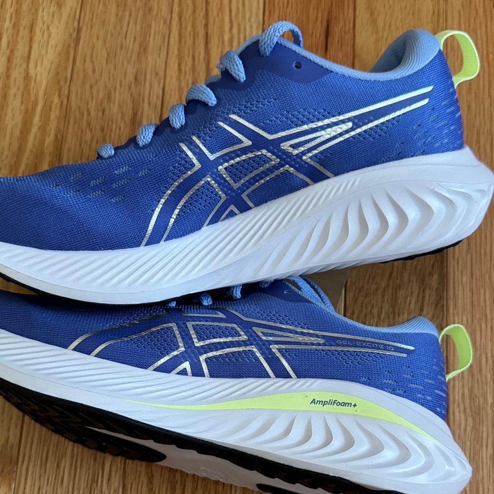 Asics Sneakers